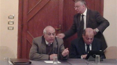 اساتذة الجامعات يهاجمون الاعلي للجامعات بسبب قرار تواجد الامن خارج الجامعة