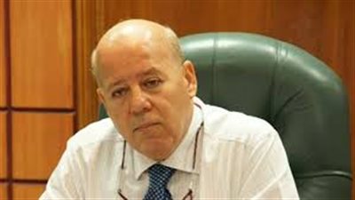 محافظ بورسعيد يبحث آليات حل مشاكل الصرف الصحي بالمحافظة