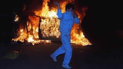 اعتقال صبى بتهمة إضرام النيران بمركز لايواء طالبي اللجوء في المانيا