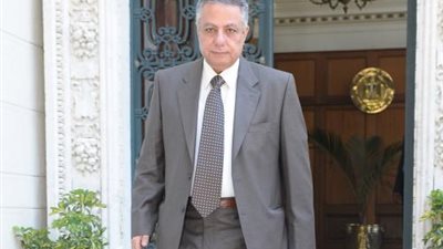 وزير التعليم يفتتح مدرسة تعمل بالطاقة الشمسية بلاسكندرية ..واصابة الوفد الاعلامي المرافق له في حادث مرور