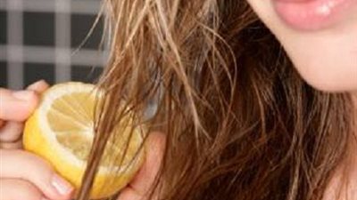 (السبورة) تقدم لك طريقة غير مكلفة للقضاء علي القشرة