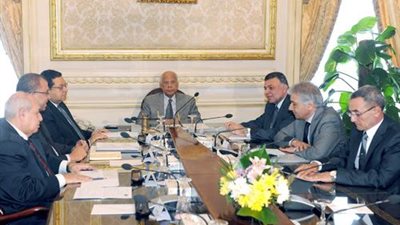 الببلاوى يرأس اجتماع المجموعة الاقتصادية