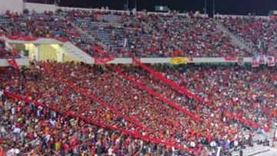 اشتباكات عنيفة بين جماهير الأهلي والشرطة بعد فوزه علي الصفاقسي