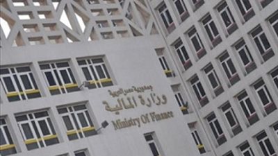 بالفيديو..وزير المالية يجيب عن تساؤلات  صرف الحد الادني و العلاوة الوظيفية