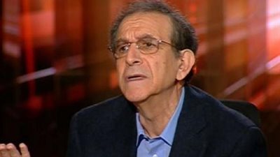 حسام عيسي يبكي بعد خروجه من الوزارة