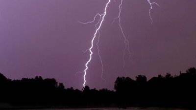 اول يوم دراسة..لا صوت يعلو فوق صوت الرعد في مدارس البحر الأحمر