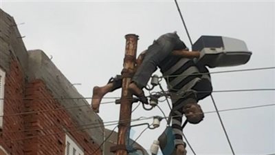 مصرع عامل بمجلس مدينة كفر الدوار صعقا بالتيار الكهربائى بالبحيرة