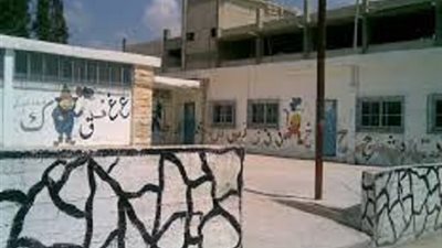 الاسايطة عطلوا الدراسة بأبنوب  بسبب المدرسة القديمة