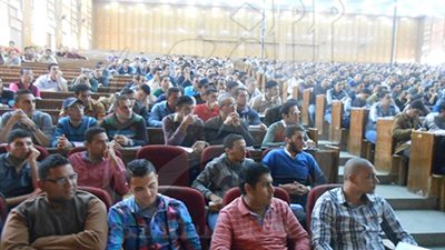 إنتظام الدراسة بجامعة المنصورة .. والطلاب ينظمون وقفة لرفض عنف طلبة الاخوان