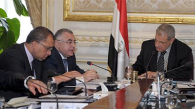 محلب يبحث مشكلة الباعة الجائلين