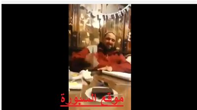 بالفيديو : مدرس العربي يشرح الدروس بطريقة اخر 