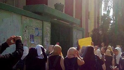 التعليم: 20 طالبة فقط رفضوا الصعود للفصول بمدرسة الأندلس الإخوانية باسيوط
