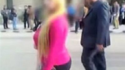 بالفيديو ..تحرش جماعي بطالبة في جامعة القاهرة