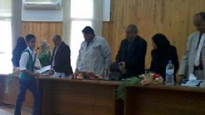 تكريم الطلاب   الفائزين فى مسابقة علمية بالوادى الجديد