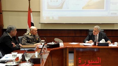 الحكومة تجدد التزامها بخارطة الطريق ووقوفها علي مسافة واحدة من مرشحي الرئاسة