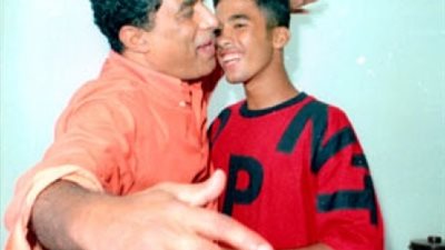 أحمد زكي من مدرسة الصنايع .. إلي عالم الفن