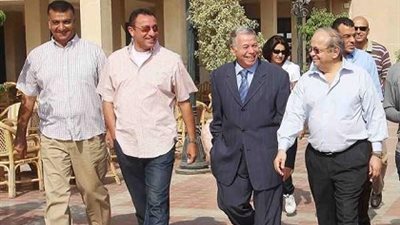 اللجنة المشرفة على انتخابات الأهلى توقف الانتخابات 30 دقيقة بسب وجود حمدى والخطيب بخيمة التصويت