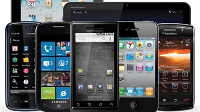 ضبط 86 جهاز موبايل بطريقة تواليد الهواتف المبتكره بالمطار