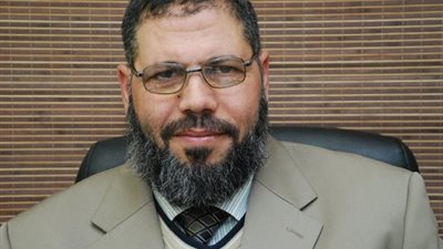 جامعة الأزهر تفصل نجله مفتى الإخوان عبد الرحمن البر نهائيا من الجامعة
