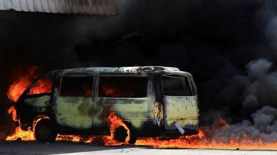 النيابه تآمر بحجز 7 طلاب إخوان بتهمة حرق سيارات أساتذة الجامعة