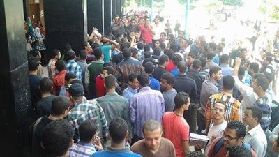 الطلاب طالبوا برحيله ..استاذ يتحرش بطالبة التجارة بجامعة سوهاج