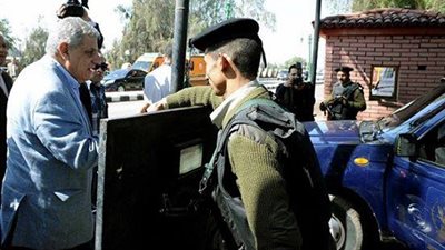 رئيس الوزراء يتفقد مقر تفجير جامعة القاهرة ..الدولة لن تنسى تضحيات رجال الشرطة