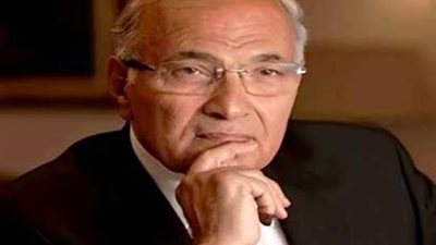 شاب بالسويس يحرر توكيلا لتأييد ترشيح أحمد شفيق في الانتخابات الرئاسية