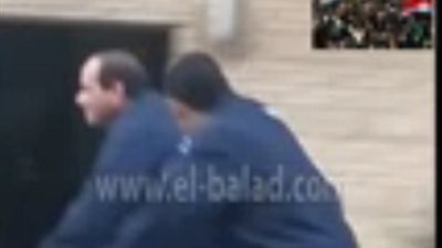 بالفيديو ..السيسي يتجول بالدراجة في شوارع مصر