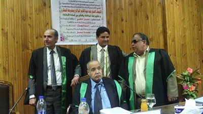 حافظ دكتوراه مع مرتبة الشرف الاولي  في الفكر العربي