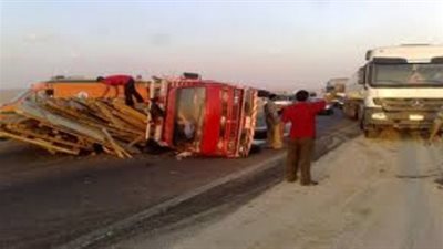 تعطل الحركة المرورية بالطريق الدائري بعد تصادم ناقلة بترول بأخرى نقل بقليوب