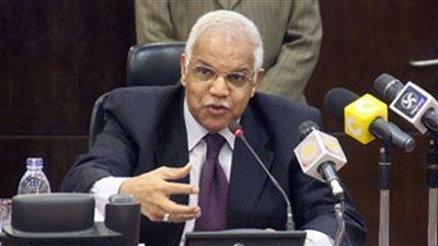 وكيل مديرية التربية والتعليم السابق بالقاهرة يعلن الوزير بحكم عودته لعمله