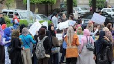 طالبات الاخوان بسوهاج ينددون بحكم الاعدام