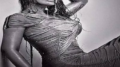 ملكة جمال البحرين ..بملابس مبلله مثيره ..... للجدل !!