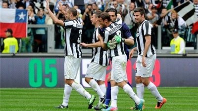 يوفنتوس يتوج رسميا بطلا للدوري الايطالي قبل انتهاء الموسم