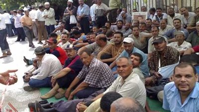 انهاء أزمة عمال سجاد المحلة بعد صرف جزء من مرتباتهم