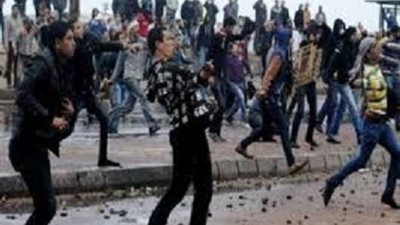 عشرات الطلاب من جماعة الاخوان الارهابية يقطعون طريق أبي قير بالاسكندرية