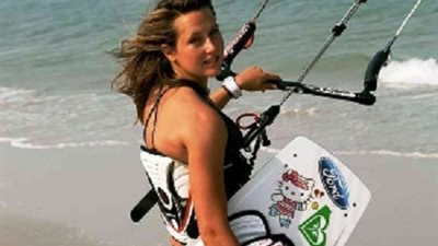 زعزوع يتعاقد مع  كارولينا  لتكون سفيرة مصر للتزحلق على المياه