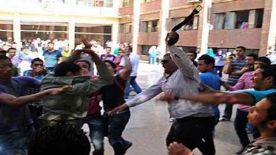 أولياء أمور يقتحمون مدرسة اعتراضا على منع أبنائهم من الغش بالقليوبية