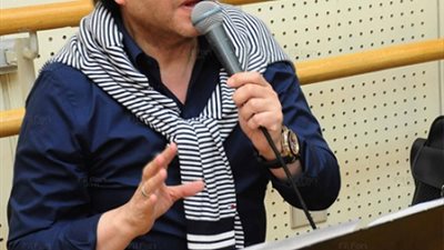 هاني شاكر يهدي الشعب المصري 