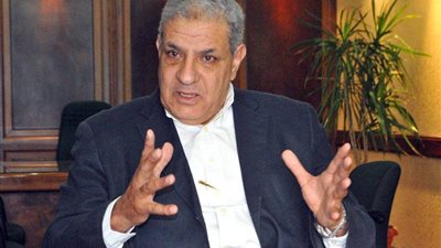 محلب يقيل مدير مستشفى الزهراء الجامعى ونوابه وتحويل المخالفين بالمستشفى للتحقيق