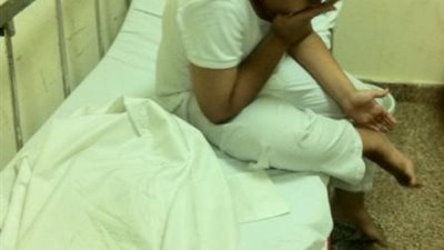 طالب يلقي ورقة الاجابة من النافذة واشتباكات بين الطلاب اثناء الامتحانات ببني سويف