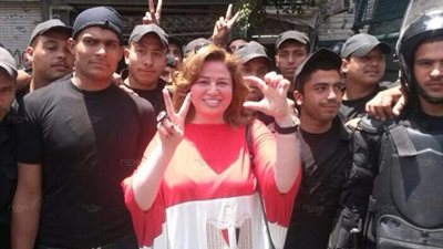 إلهام شاهين: صوتي للسيسي ليحقق الامن لمصر للعرب