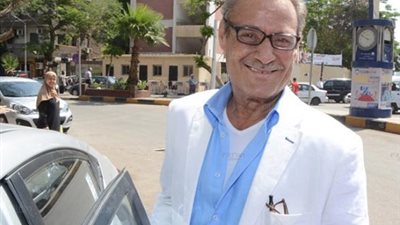 فاروق الفيشاوي يدلي بصوته في الانتخابات