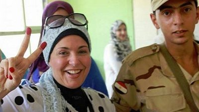 صابرين بدون مكياج في لجنة انتخاب