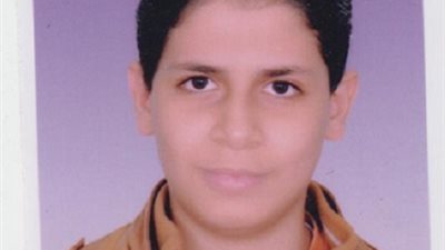 احمد سراج الاول علي مدرسة الفرماوي والثالث علي المرج