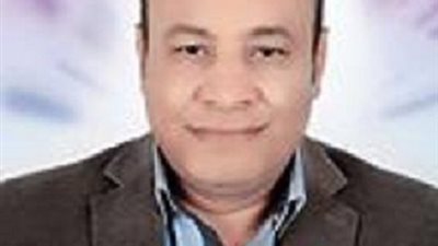 معلم يقدم فكرة استثمارية  من ( ذهب )  لمحافظ المنيا