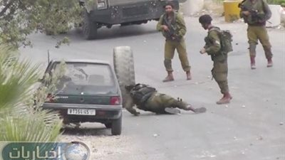 بالفيديو ..شاهد كيف انتقمت  (عجلة ) سيارة فلسطينية من جنود الاحتلال الفلسطيني ؟