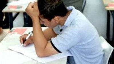 التعليم : القبض علي مسرب الامتحان ومصادرة تليفونه المحمول