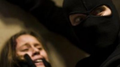 طالبة تدرس علم النفس في كاليفورنيا تقنع خاطفها باطلاق سراحها