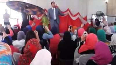 بالفيديو.. مدرس علم النفس يشرح مراجعة نهائية لطلاب الثانوي علي رقص التنورة
